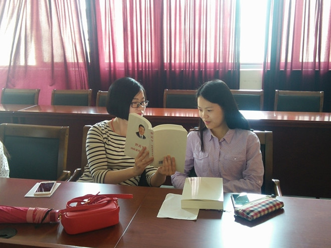 开云手机登录入口2013学生党支部召开“两学一做”理论学习交流会