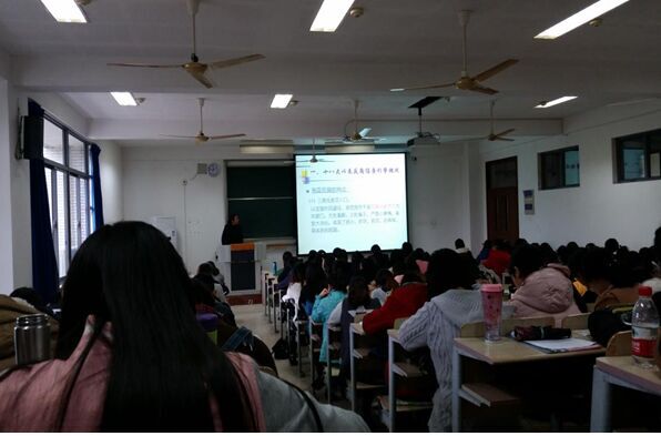 开云手机登录入口形势与政策课之大学生反腐倡廉教育讲座